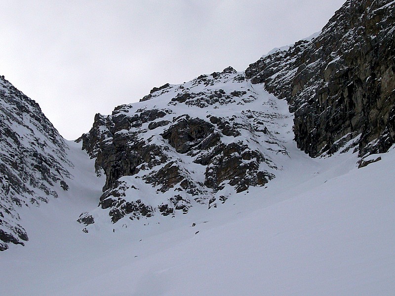 #2 Couloirs nord-est : Couloirs nord-est de Sanguineirette, celui de droite à la montée et celui de gauche pour la descente. Couloirs nord-est : Couloirs nord-est de Sanguineirette, celui de droite à la montée et celui de gauche pour la descente.