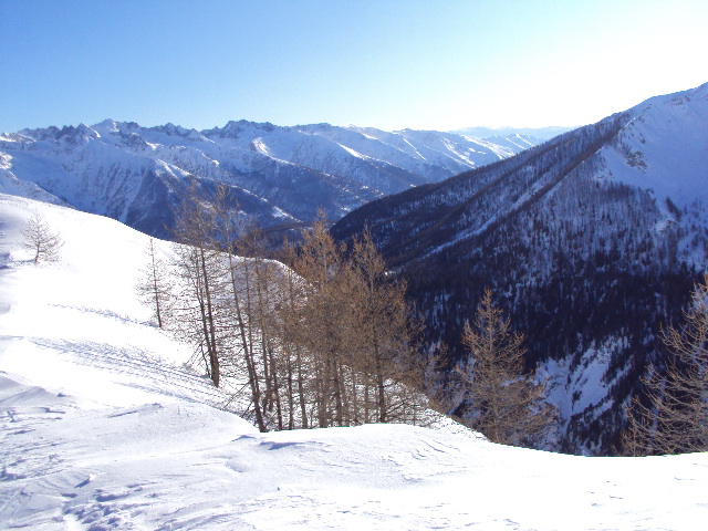 #3 vue sur le sud : assez couvert sur le bas de vallee vue sur le sud : assez couvert sur le bas de vallee