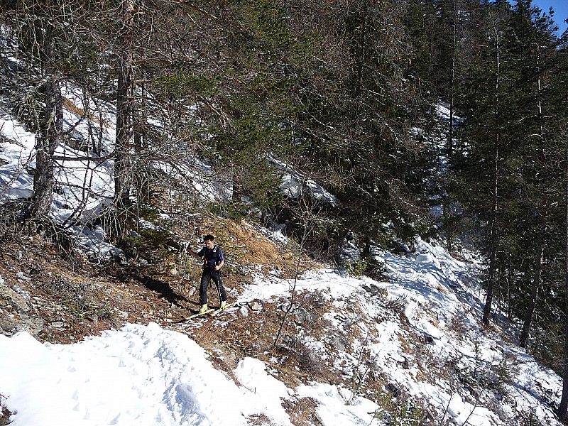 #1 Pic Bernardez : Sur le gr6 au sud il reste pas grand chose mais ça passe Pic Bernardez : Sur le gr6 au sud il reste pas grand chose mais ça passe