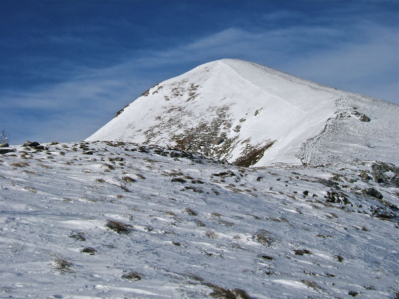 #6 Galero : La crête, bien déneigée, menanat au sommet. Galero : La crête, bien déneigée, menanat au sommet.