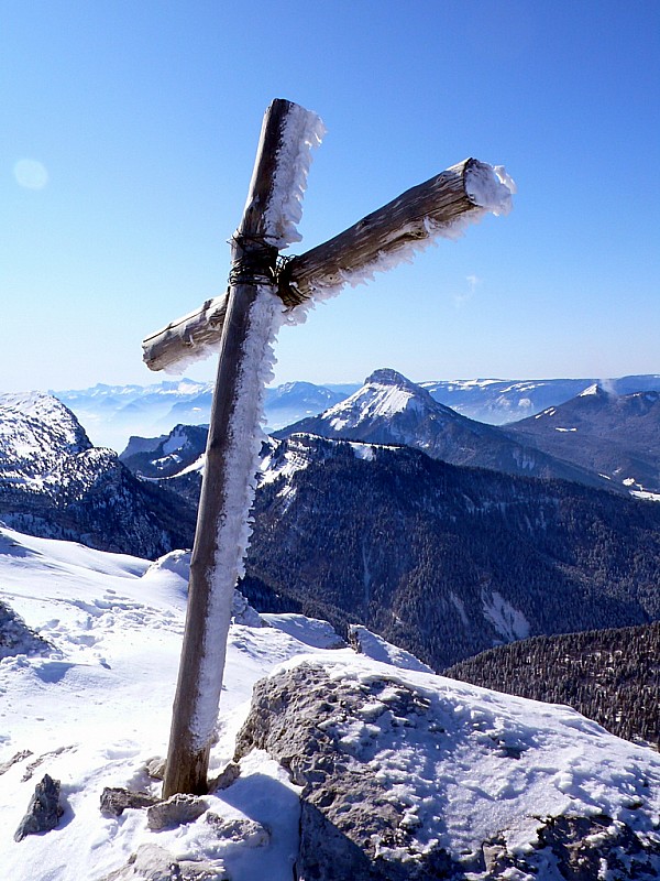 #4 Sommet des Lances, pointe N : Vue sur Chamechaude Sommet des Lances, pointe N : Vue sur Chamechaude