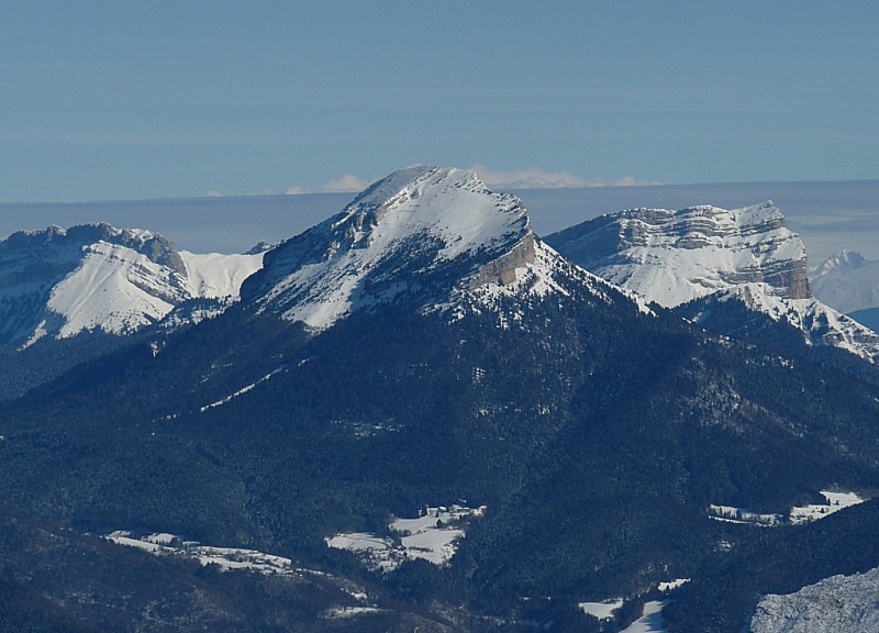 #2 Zoom : sur trois beau sommets de la Chartreuse. Zoom : sur trois beau sommets de la Chartreuse.