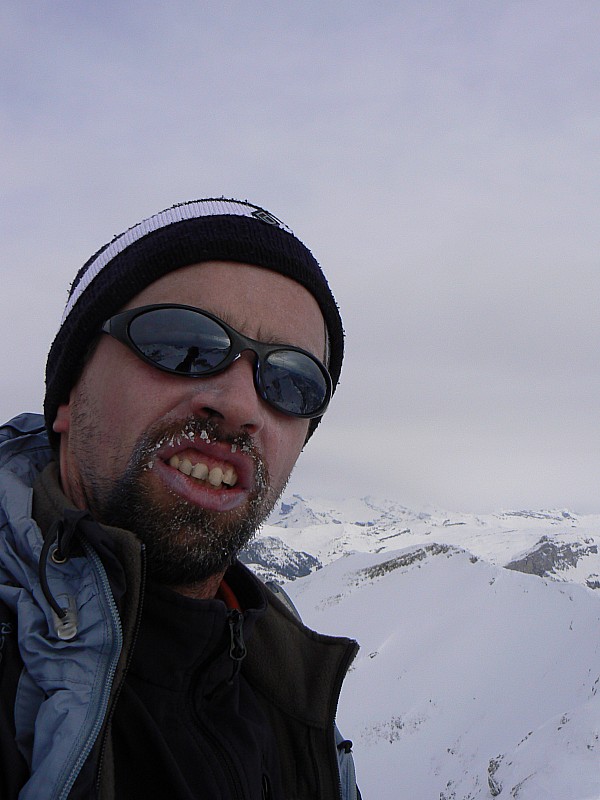 #5 Autoportrait : J Autoportrait : J'ai ce qu'il faut dans ma barbe mais où ai-je mis ma bouteille de Pastis ?