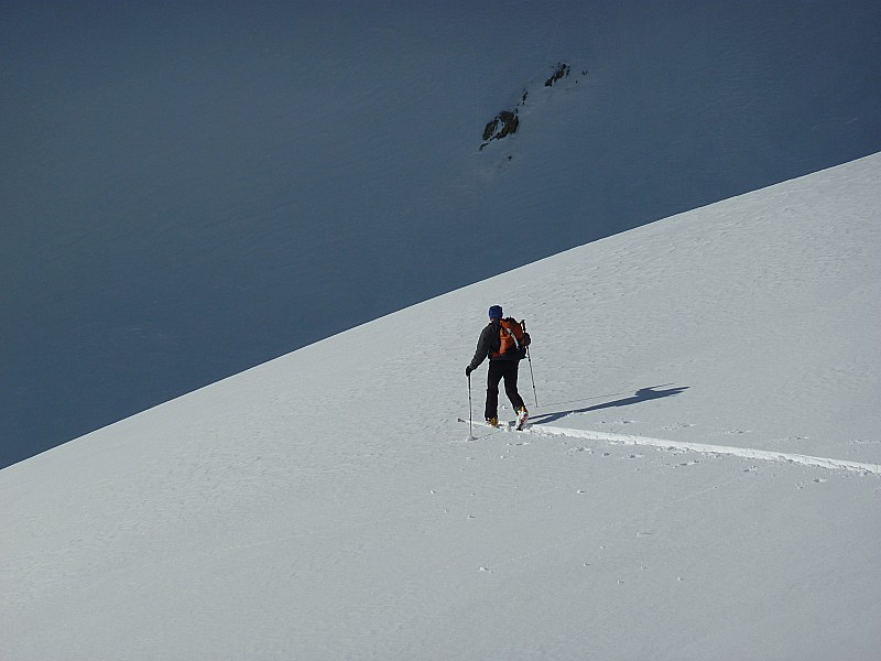 #9 Vieille Route : Albert dans le désert blanc sous le col du Villonet Vieille Route : Albert dans le désert blanc sous le col du Villonet