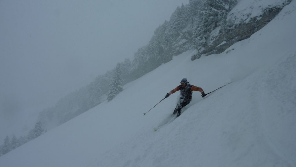 #1 Yann : encore sous la neige à la 1ere descente mais ça va pas durer... Yann : encore sous la neige à la 1ere descente mais ça va pas durer...
