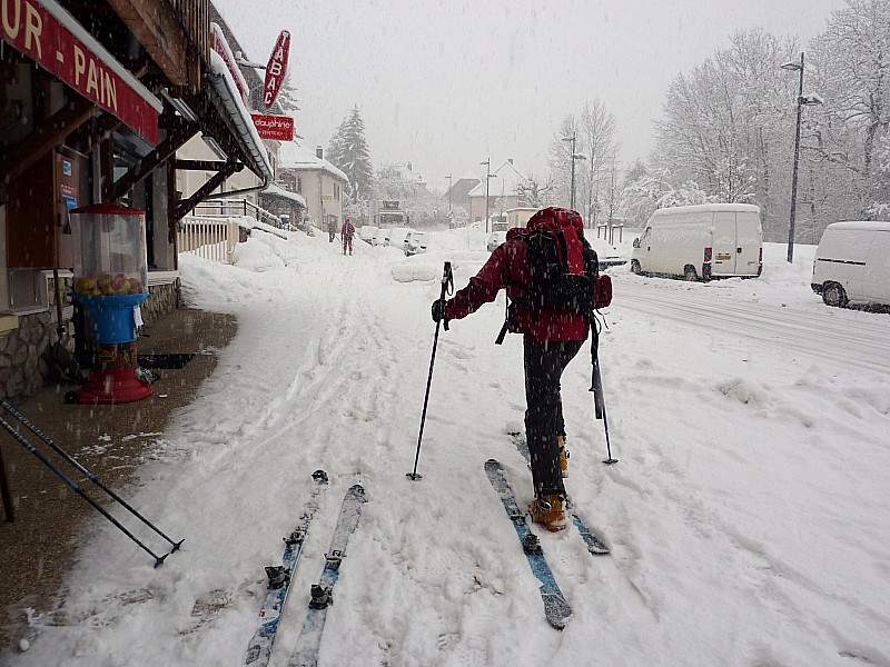 #1 starting-block : Le gars est parti si vite que les skis sont restés sur place!c starting-block : Le gars est parti si vite que les skis sont restés sur place!c'est l'appel de la blanche.