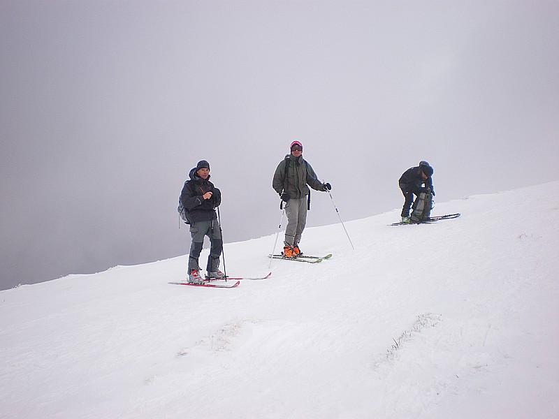 #3 Descente voie normale : Descente sur la crête de la voie normale. On sort des nuages. Descente voie normale : Descente sur la crête de la voie normale. On sort des nuages.