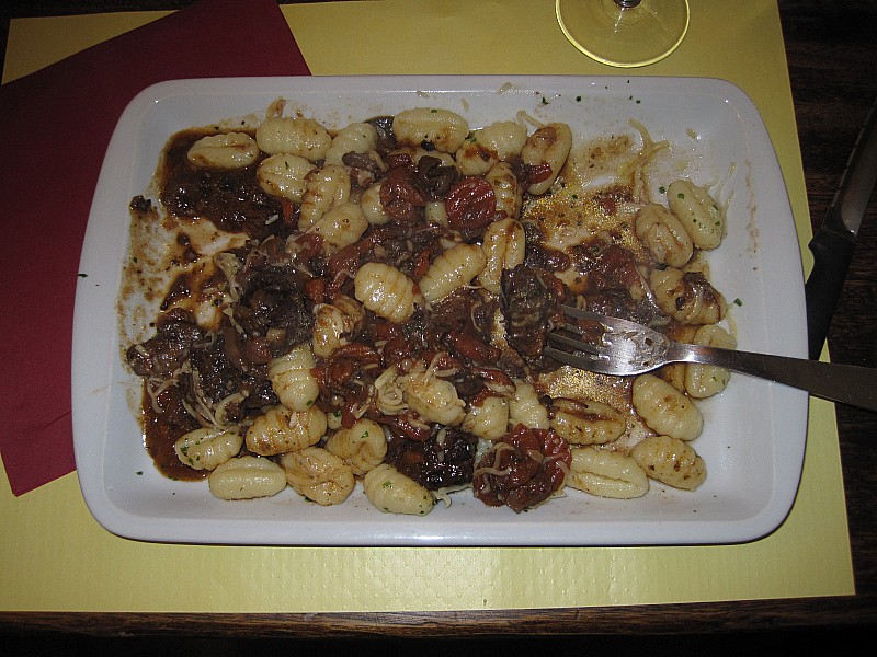 #9 la Daube et les Gnocchis : on a bien fait de redescendre: ce sera le menu du repas de la course de Cessole !!! la Daube et les Gnocchis : on a bien fait de redescendre: ce sera le menu du repas de la course de Cessole !!!
