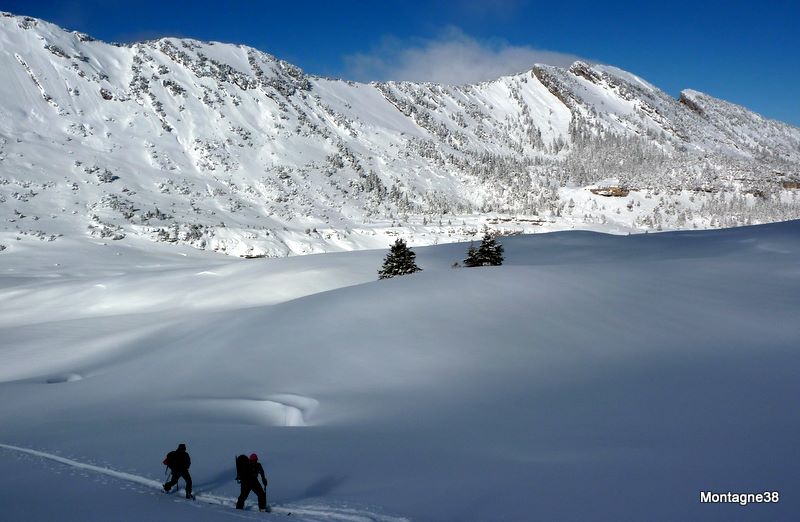 #16 marcieu : le vallon au soleil marcieu : le vallon au soleil