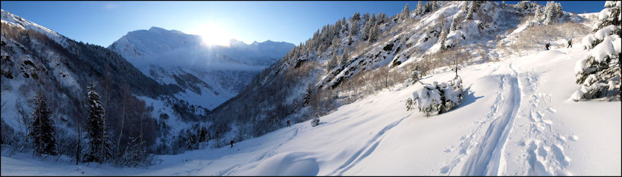 #1 sortie de la forêt : vue sur Le mont Bellachat et la chaine de la Lauzière sortie de la forêt : vue sur Le mont Bellachat et la chaine de la Lauzière