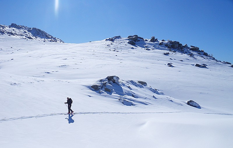 #3 Arrivée sur le plateau : Passé l Arrivée sur le plateau : Passé l'ancien centre de ski de fond, poudre tassée sur 1 mètre.