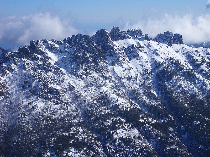 #7 Les Aiguilles de Bavella : mais on ne voit pas la mer :( ... Les Aiguilles de Bavella : mais on ne voit pas la mer :( ...