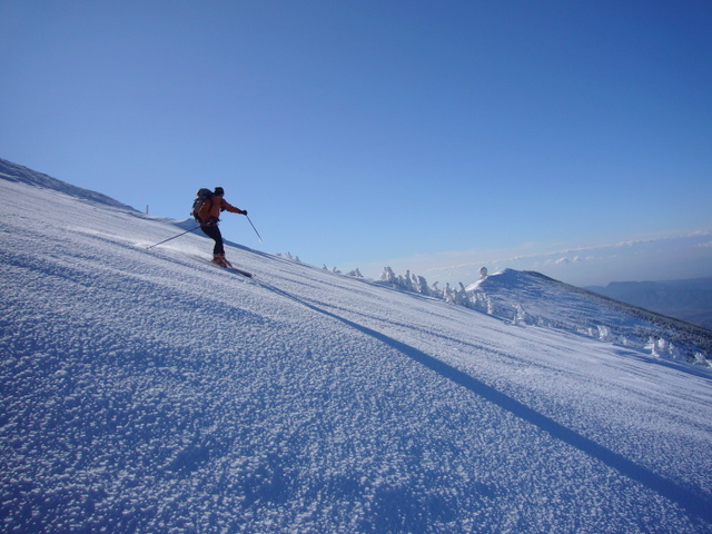 Quatrième descente : Juste avant la poudreuse (photo Santa)