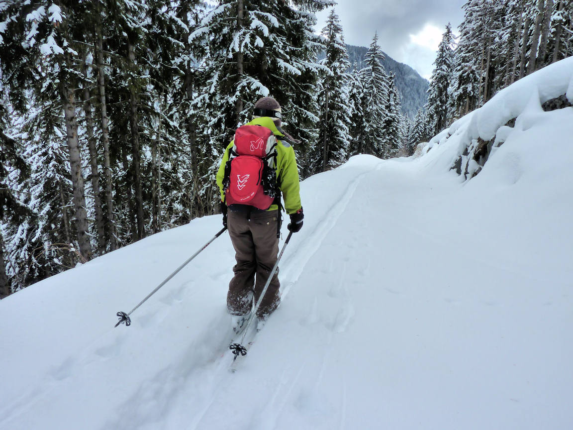 #14 shuss sur la route : notre trace de montée est bienvenue. shuss sur la route : notre trace de montée est bienvenue.