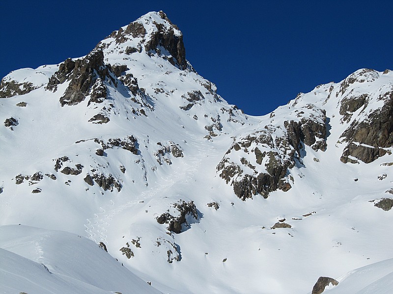 #1 Vallon Sangué : De la poudre un peu lourde Vallon Sangué : De la poudre un peu lourde