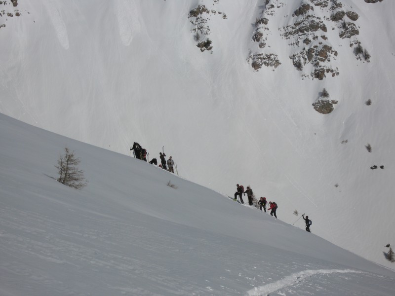 #8 La troupe : préparation à la descente La troupe : préparation à la descente