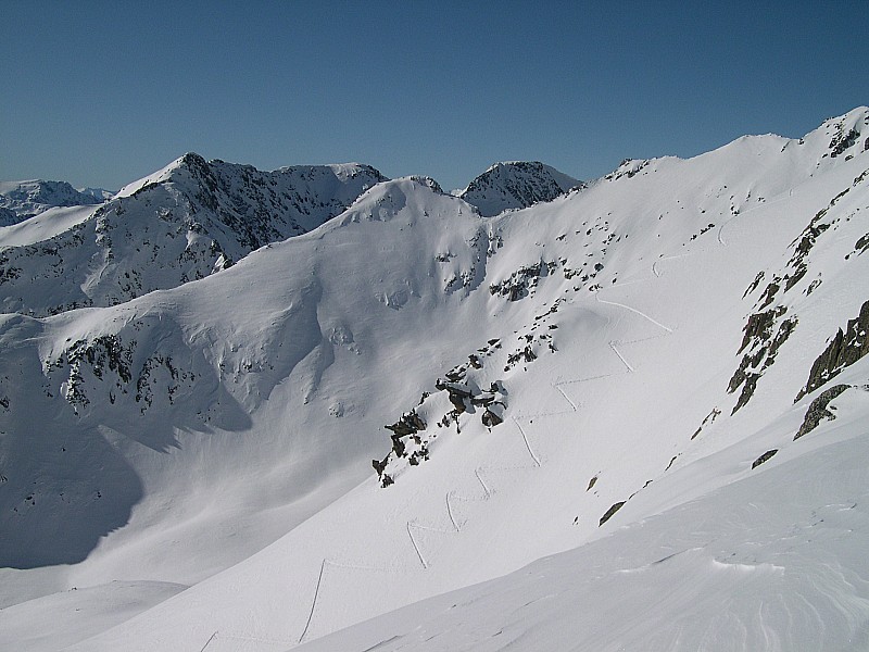#5 Cime du mercantour : Trace de montée entre glace et accumulation de l Cime du mercantour : Trace de montée entre glace et accumulation de l'autre coté