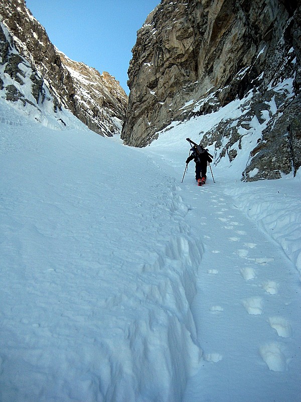 #1 Couloir raie des fesses : Prise du milieu. On brassait grave dans la poudre jusqu Couloir raie des fesses : Prise du milieu. On brassait grave dans la poudre jusqu'au cuisses...