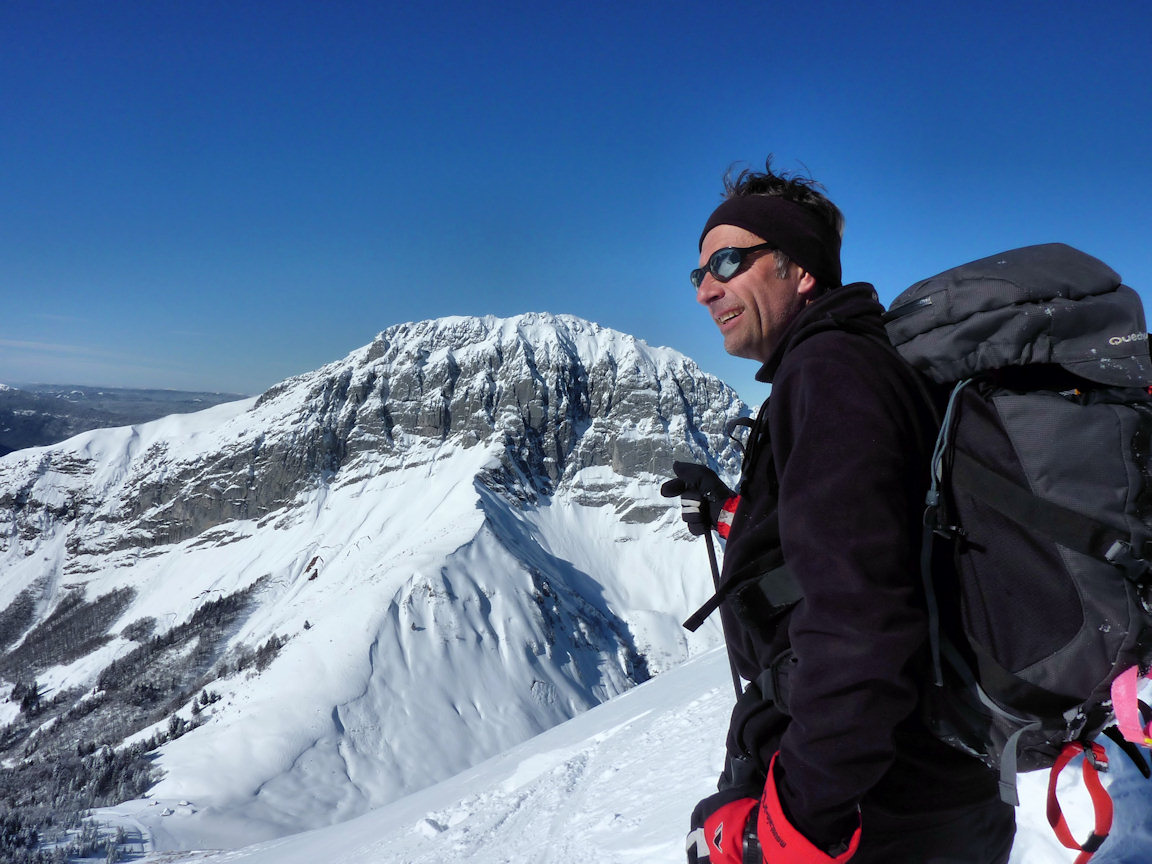 #6 Laurent au sommet : La pause devant la face Est du Trélod. Laurent au sommet : La pause devant la face Est du Trélod.