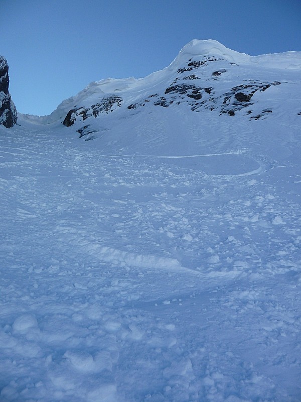 #7 col d col d'Armenaz couloir Nord : le col vu de la pent sommitale