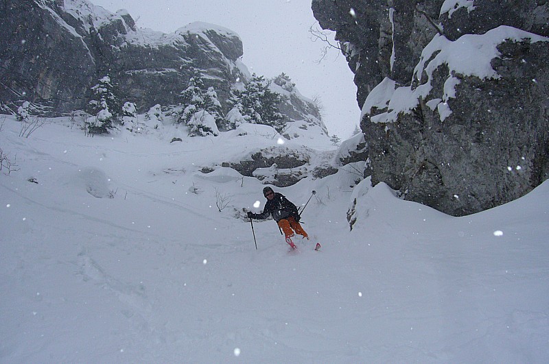 #4 Couloir du Grand Raya : Sous le ressaut qui passe bien rive droite Couloir du Grand Raya : Sous le ressaut qui passe bien rive droite