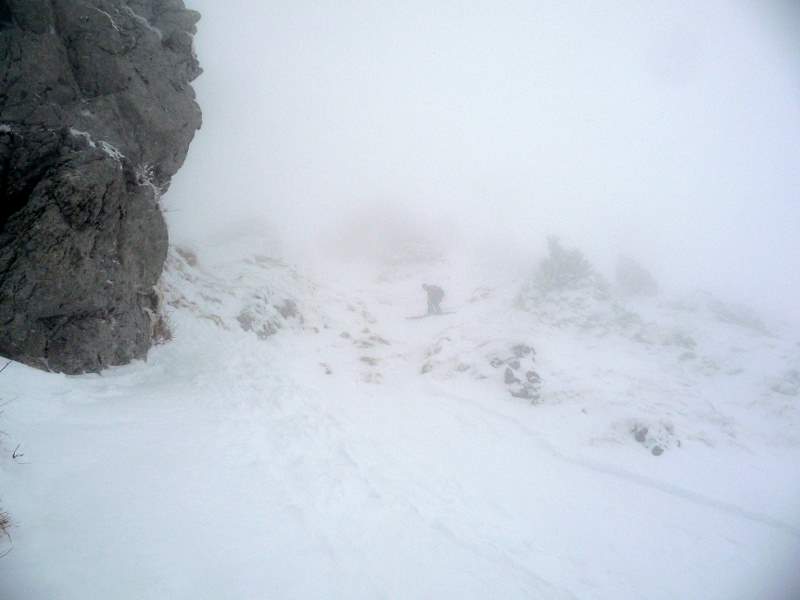 #5 Pte de la Chavasse : Laurent dans le passage mal enneigé (comme presque toujours) du couloir W Pte de la Chavasse : Laurent dans le passage mal enneigé (comme presque toujours) du couloir W