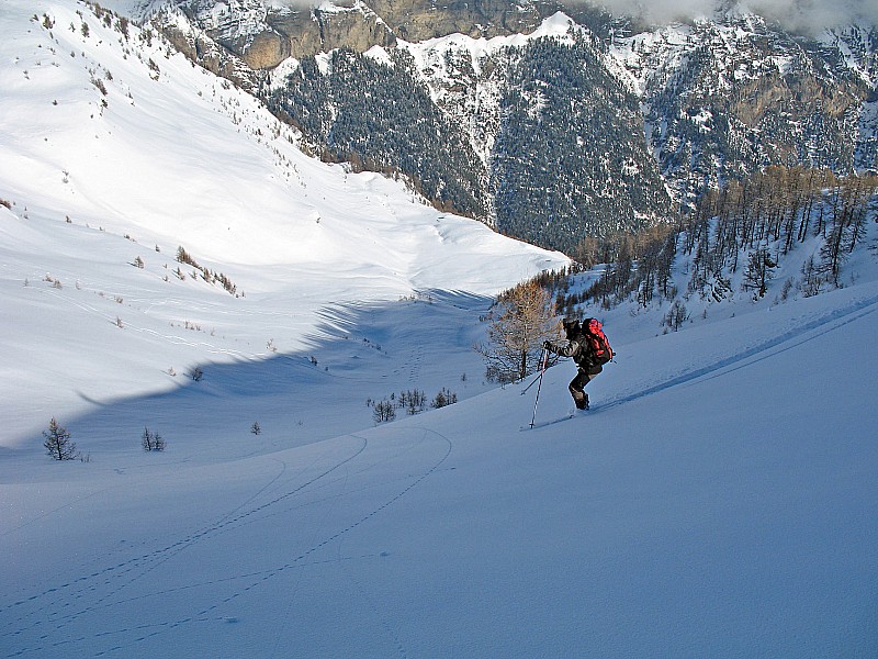 #5 Clotinaille: descente : Phil soigne ses virages. Clotinaille: descente : Phil soigne ses virages.