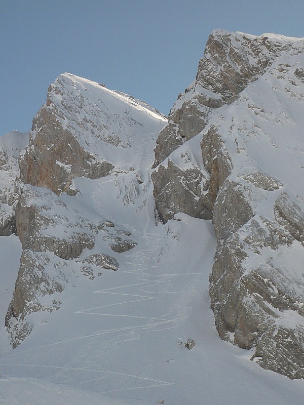 #6 Couloir Combaz : Vu d Couloir Combaz : Vu d'un peu plus bas, on voit bien les traces