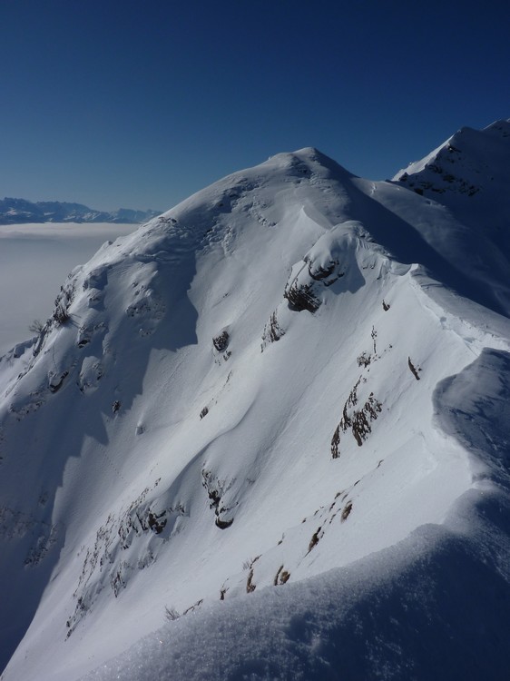 #6 Chamosseran : L Chamosseran : L'antécîme sud d'où part le couloir.