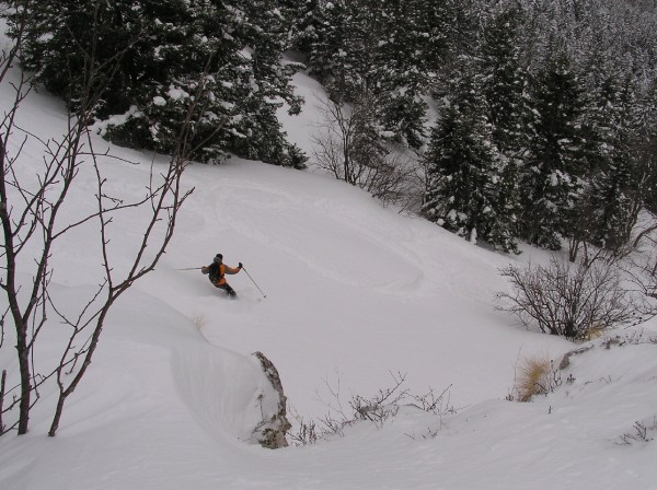 #1 Couloir S-O : Bonne poudre pour Rob à l Couloir S-O : Bonne poudre pour Rob à l'attaque du couloir S-O