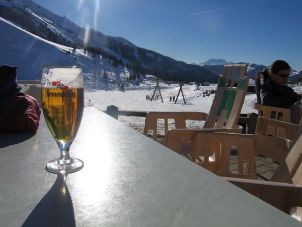 #3 Bar bien placé : Le modérateur va-t-il être content?? Bar bien placé : Le modérateur va-t-il être content??