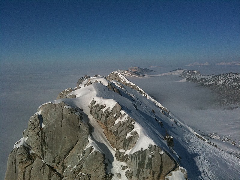 #6 Vue des Lances : Super paysage du sommet des lances. On voit l Vue des Lances : Super paysage du sommet des lances. On voit l'entrée de la seconde combe que nous avons empruntée à la descente.