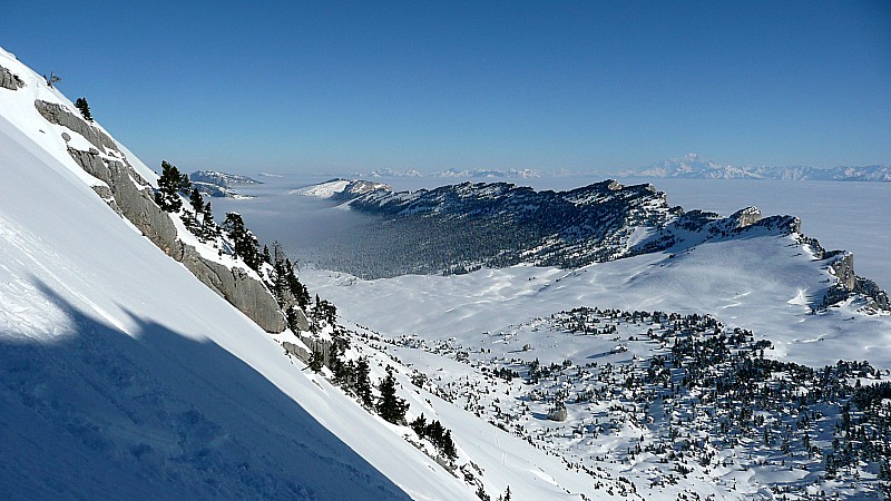 #15 Montée des Lances, versant Est : ... et, sous l Montée des Lances, versant Est : ... et, sous l'oeil bienveillant du Mont Blanc !