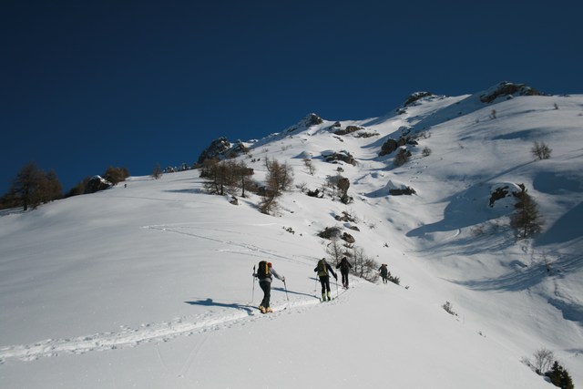 #2 Sommet de la Mayt : ça monte vite, grâce aux traces faites depuis deux jours Sommet de la Mayt : ça monte vite, grâce aux traces faites depuis deux jours