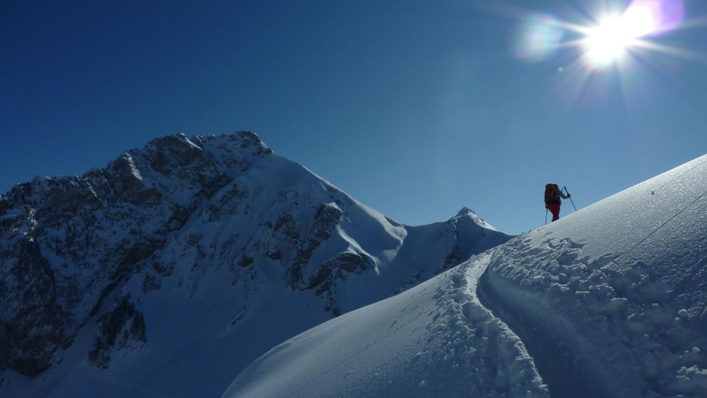 #17 Trelod face N : on devine le couloir encaissé Trelod face N : on devine le couloir encaissé