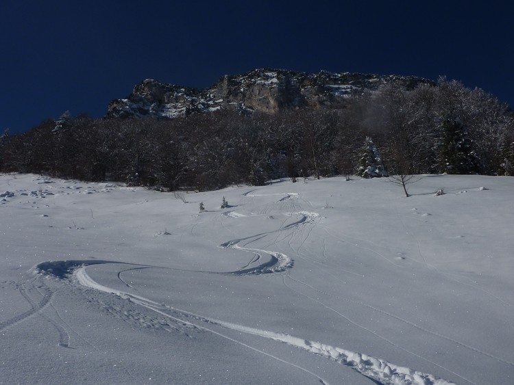 #9 Roc de Poyez : Belle ambiance au pied des falaises. Roc de Poyez : Belle ambiance au pied des falaises.