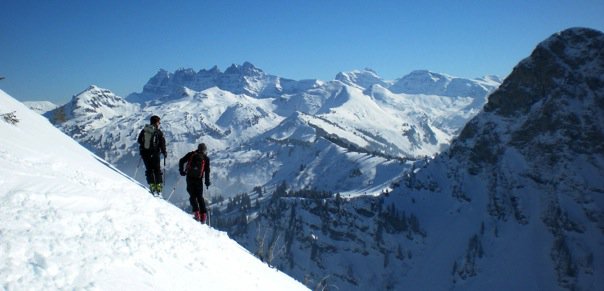 #7 Voie normale : Pentes les plus raides de la voie normale, en serrant le plus à gauche à la descente Voie normale : Pentes les plus raides de la voie normale, en serrant le plus à gauche à la descente