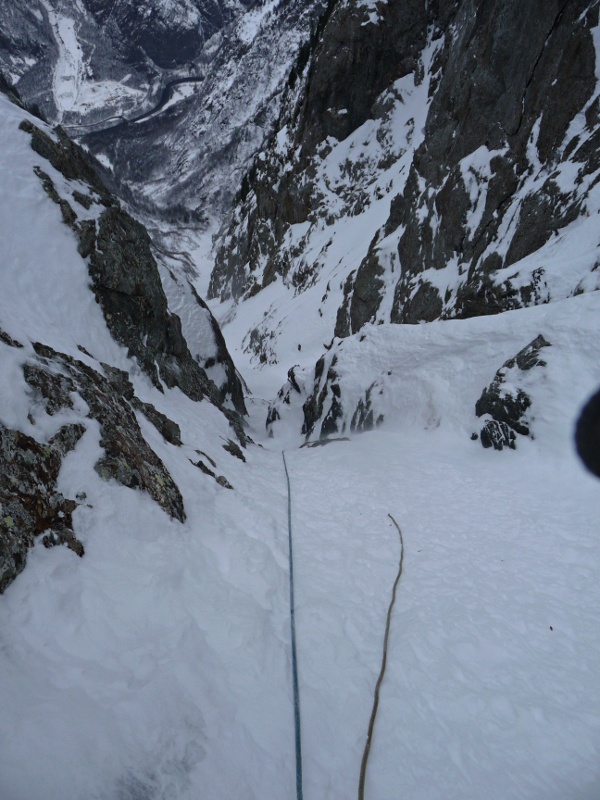 #14 Rappels : 30m de goulotte avant de rechausser Rappels : 30m de goulotte avant de rechausser