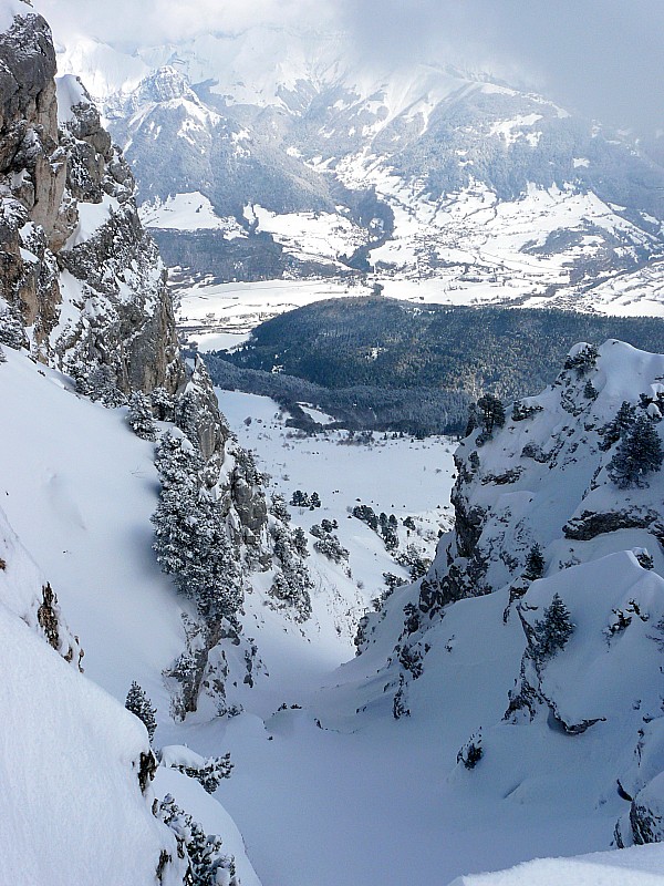 #14 couloir N du Poyez : ce ne sera pas pour aujourd couloir N du Poyez : ce ne sera pas pour aujourd'hui, l'entrée est toute dégueu...