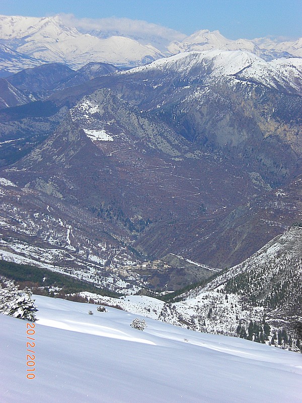 #4 Jouère : Flanc Nord, au fond, le village de Reynier Jouère : Flanc Nord, au fond, le village de Reynier
