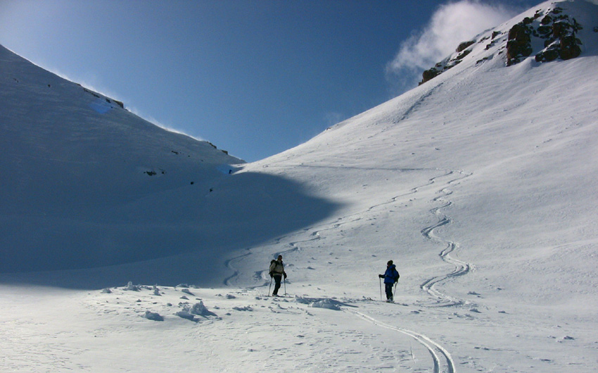 Bonne poudre sous le col et le rest de la descente