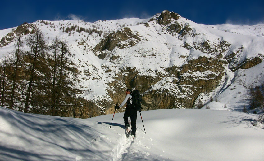 Trace profonde à faire sur tout le parcours dans 50/60cm meuble.
Le vent souffle fort sur les crêtes