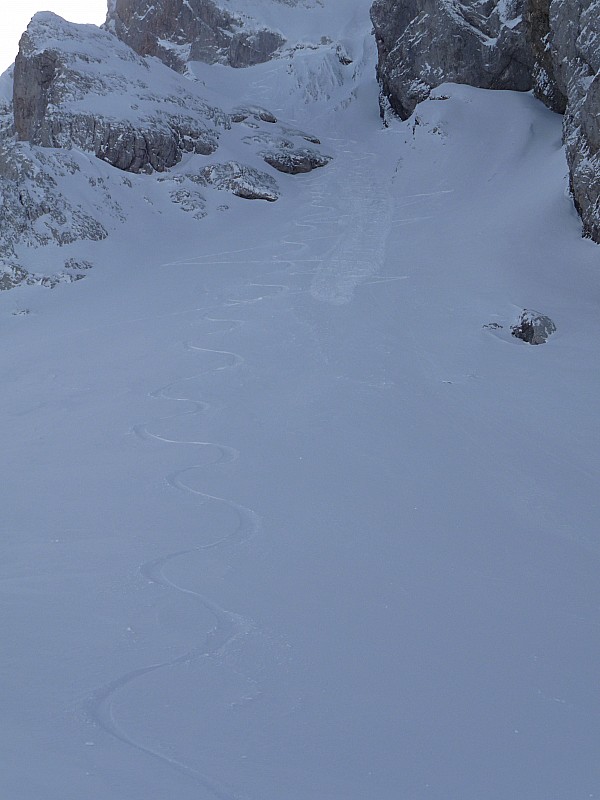 #12 combaz : gavage !! et on voit la coulée qui recouvre ma trace de montée. combaz : gavage !! et on voit la coulée qui recouvre ma trace de montée.