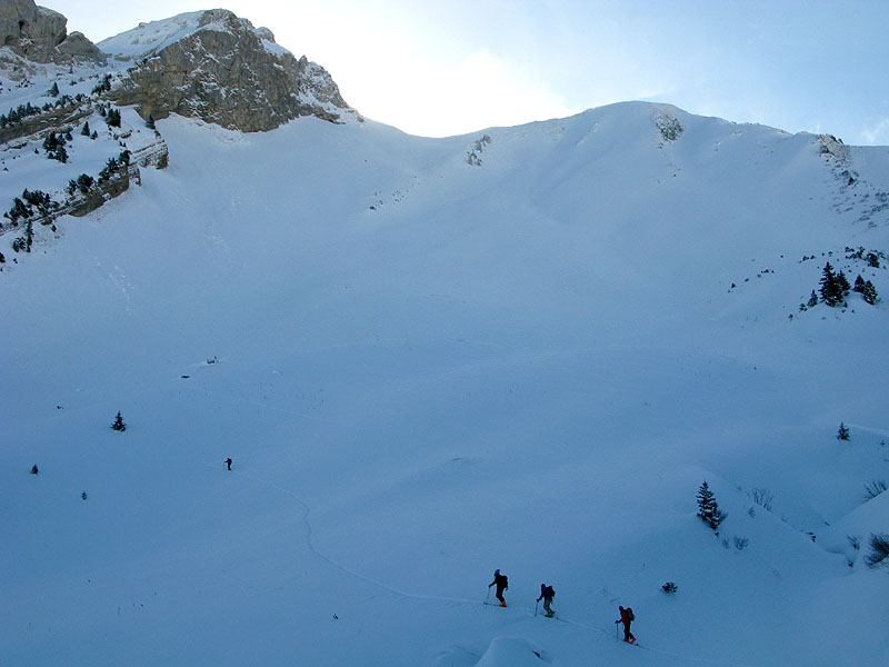 Arrivée en bas de la combe NO : le vent a complètement effacé les traces de la veille