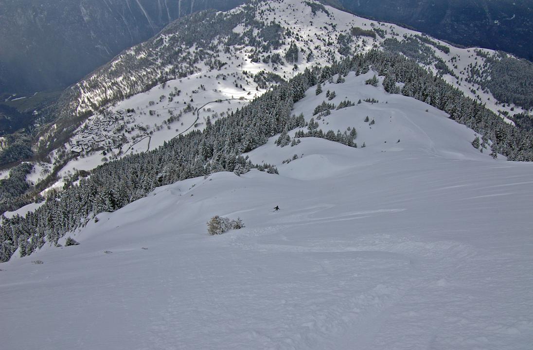 #1 Grandes Courbes plongeantes : Clément envoie les grandes courbes dont il a le secret: bientôt un mix complet ski / vol... et l Grandes Courbes plongeantes : Clément envoie les grandes courbes dont il a le secret: bientôt un mix complet ski / vol... et l'arrivée sur Montpascal sera encore + fluide (par beau temps!).