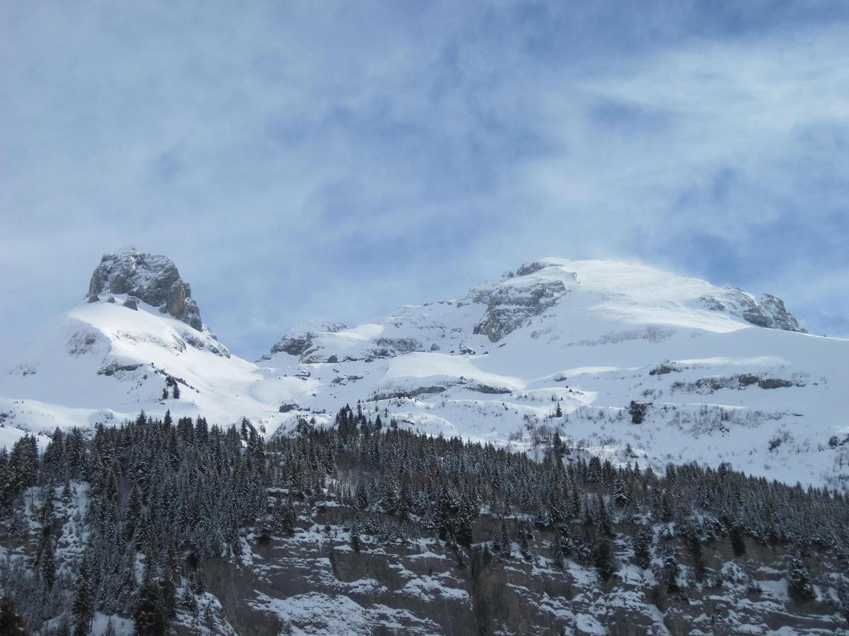 #2 Vue depuis le Sommier d Vue depuis le Sommier d'Aval. : Beaucoup de vent sur les crêtes.