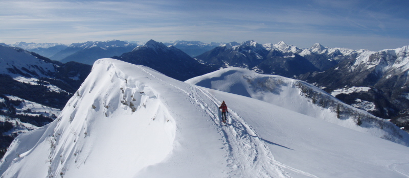 #1 Arête sommitale : Quasiment au sommet
Sur la gauche, le couloir E à suivre Arête sommitale : Quasiment au sommet
Sur la gauche, le couloir E à suivre