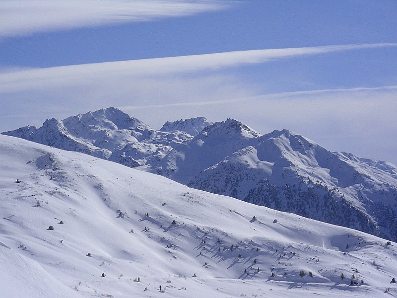 #12 massif du Thabor : Gros Crey, Roche Noire, Sandonière
De bons couloirs à skier mais pas en ce moment! massif du Thabor : Gros Crey, Roche Noire, Sandonière
De bons couloirs à skier mais pas en ce moment!