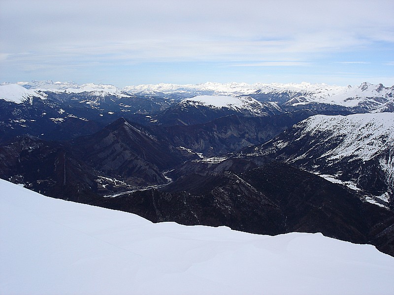 Soleil voilé : De la crête de Paluet, j'aperçois encore un peu de soleil sur les Ecrins...