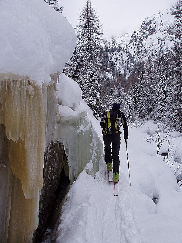 #1 Chemin : Un passage en glace: faut pas se mettre une boîte... Chemin : Un passage en glace: faut pas se mettre une boîte...